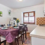 Apartment Veli Jezenj 05 Apartman