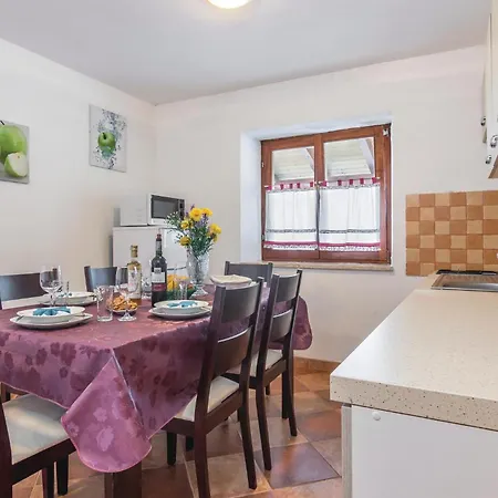 2 Bedroom In 아파트